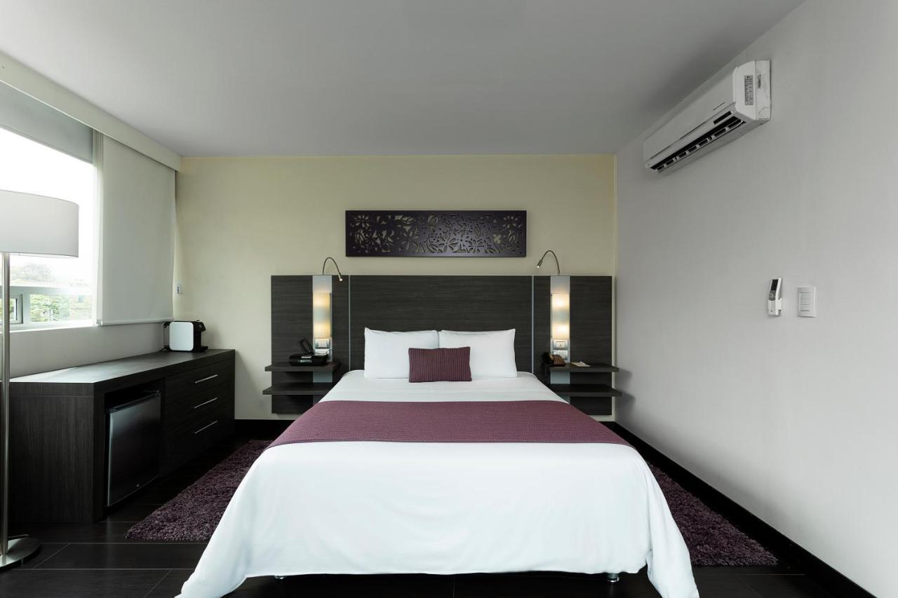Hotel Bh El Poblado Medellín Exteriör bild